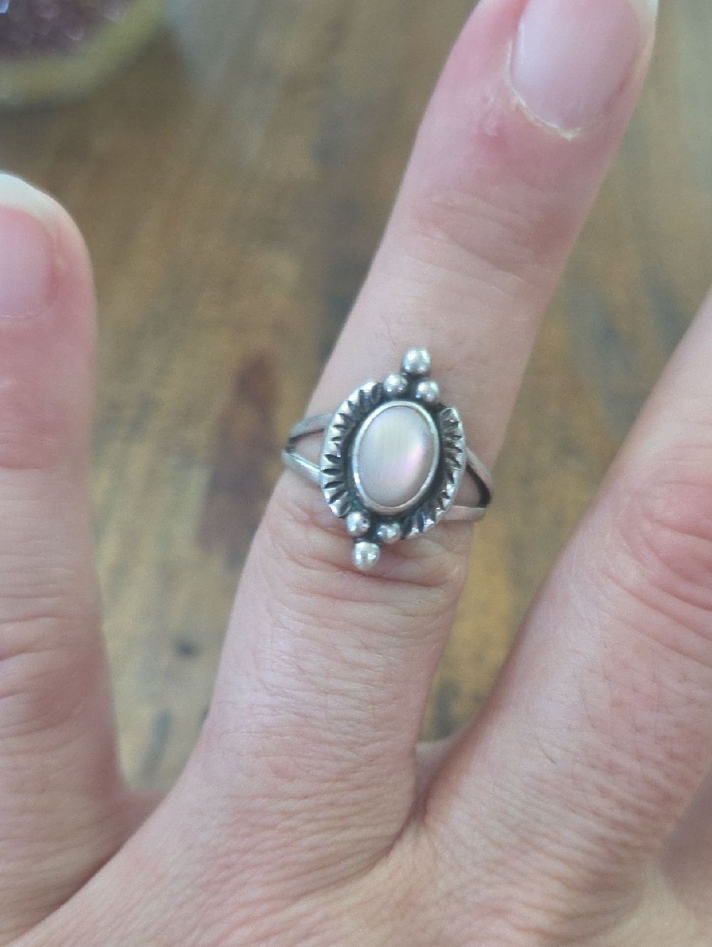 Sterling Silver Pink Mother of Pearl Oval Ring